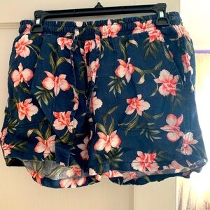 Flowered Short Shorts